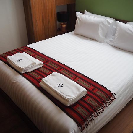 Boonnark Bed Night Bazaar No Car Parking Apartment Чиангмай Екстериор снимка