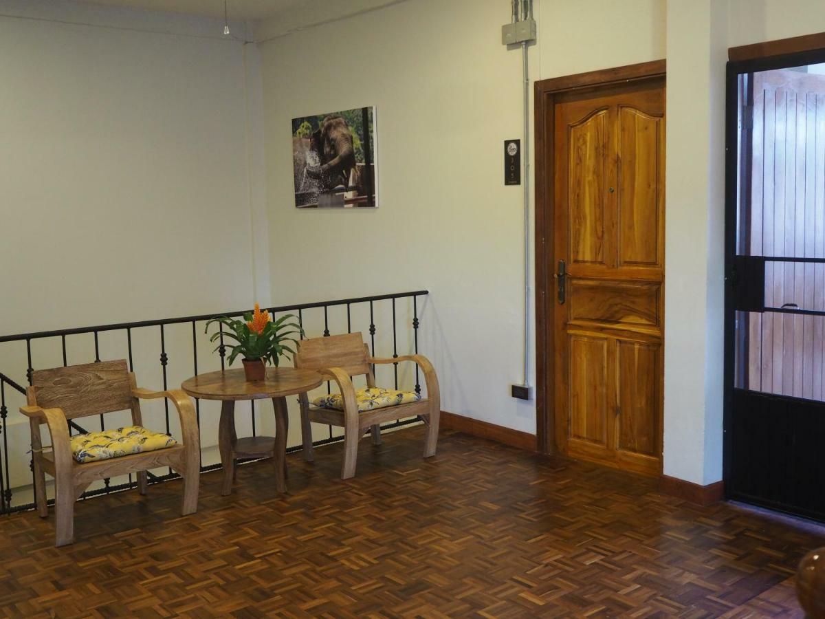 Boonnark Bed Night Bazaar No Car Parking Apartment Чиангмай Екстериор снимка
